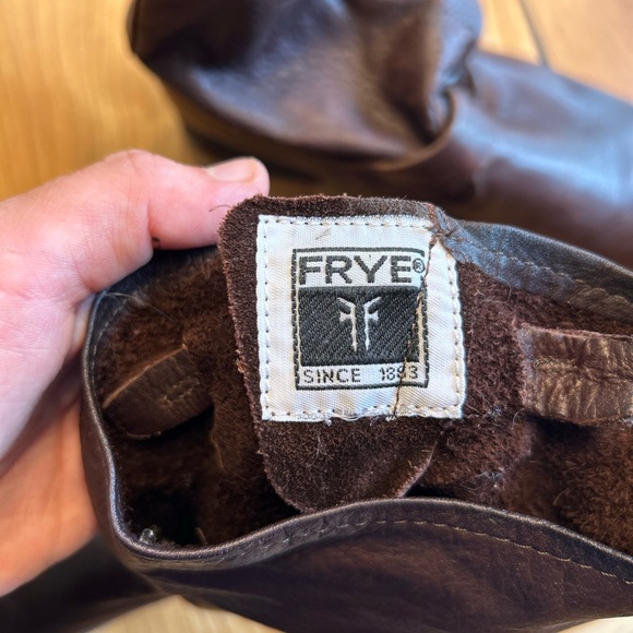 Size 8 women’s Frye boots. Dark brown leather. Rounded toe. - Picture 2 of 3